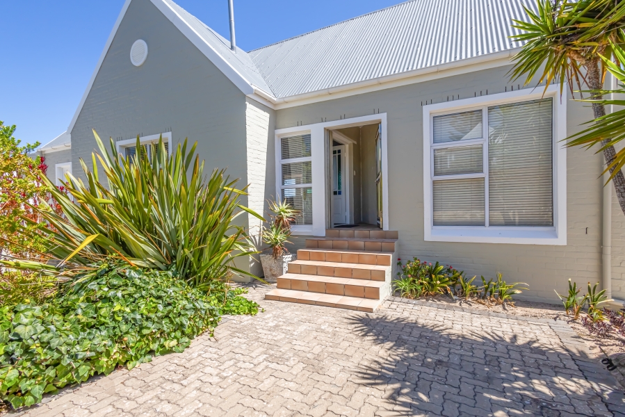 3 Bedroom Property for Sale in Myburgh Park Western Cape